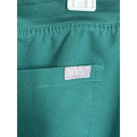 Figs Scrubs Set Hunter Green Inala Top Size S / Livingston Bottom Size SP Womens - Picture 7 of 12